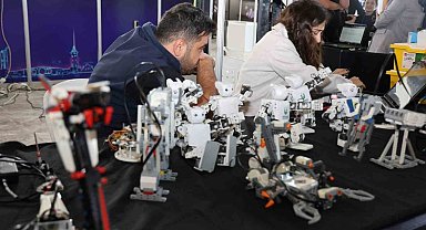 Bilişim Fuarı stantlarına 7'den 70'e yoğun ilgi