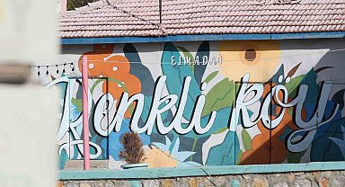 Binalardan duvarlara renk cümbüşü: 'Renkli Köy'