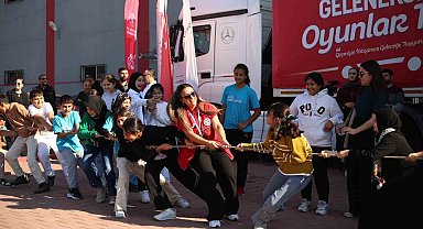 Bir tır dolusu mutluluk Manisa'ya geliyor