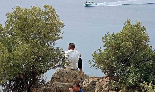 Biri ölümün ucunda, diğerleri manzara keyfinde