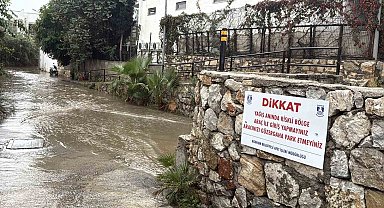 Bodrum'u sağanak yağış vurdu