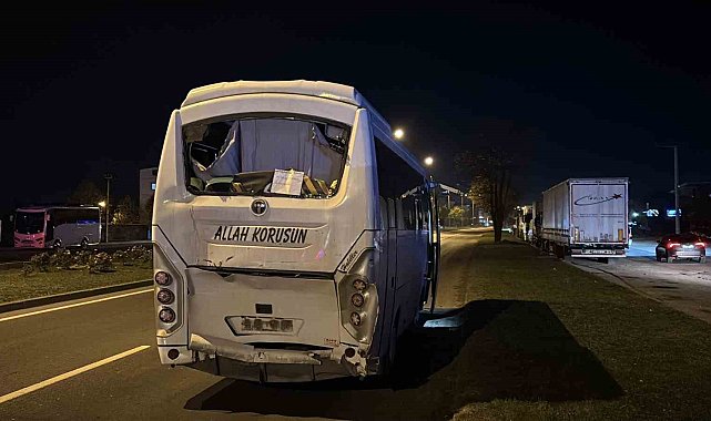 Bolu'da üç servis midibüsü çarpıştı: 11 yaralı