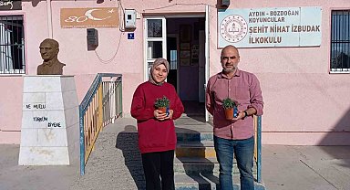 Bozdoğan Belediyesi'nden öğretmenlere karanfil çiçeği