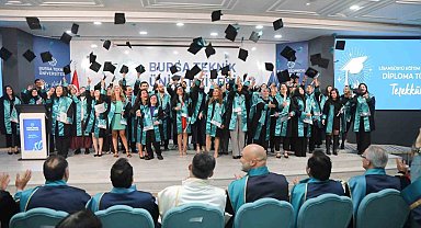 BTÜ Lisansüstü'nde mezuniyet gururu