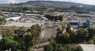 Buca Belediyesi'ne karşı çöp eylemi sürüyor