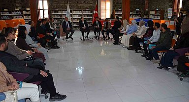 Bulanık Kaymakamı Koşansu, kütüphane buluşmalarında öğretmenlerle özel söyleşi gerçekleştirdi