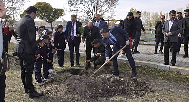 Bulanık'ta 3 bin fidan toprakla buluştu