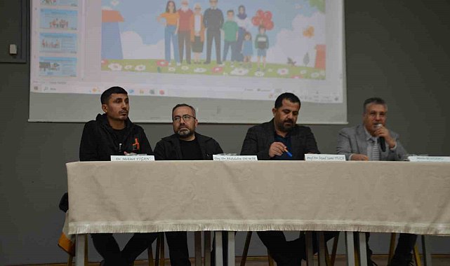 Bulanık'ta "Maarif Modeli Aile Konferansı" yoğun ilgi gördü