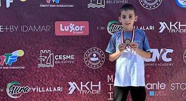 Bursa Büyükşehir Belediyesporlu tenisçilerden 2 şampiyonluk