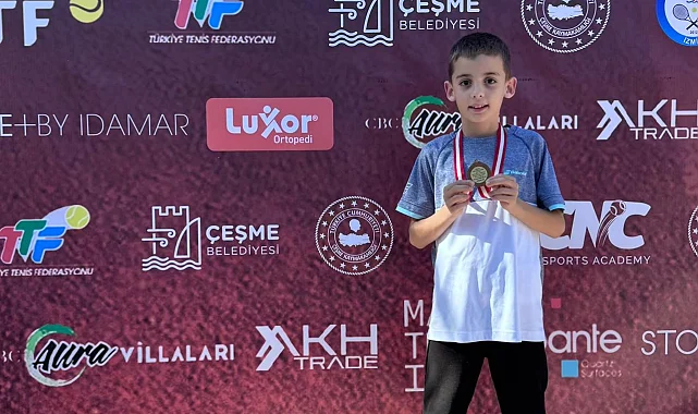 Bursa Büyükşehir Belediyesporlu tenisçilerden 2 şampiyonluk