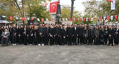 Bursa Gemlik'te gençlerden 'Sonsuza Dek İzindeyiz' mesajı