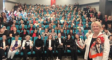 Bursa Nilüferli kadınlar Atatürk'ü sevdiği şarkılarla andı