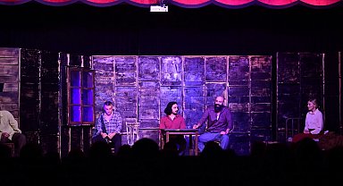 Bursa Osmangazi'de 'Duvarların Ötesi'ni sanatseverlerle buluşturdu