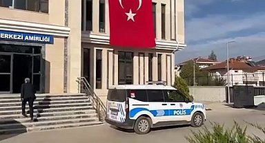 Bursa'da 28 yıl 8 ay hapis cezasıyla aranan 2 şüpheli yakalandı