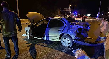 Bursa'da feci kaza: Bariyere çarpıp takla attı, 2 yaralı