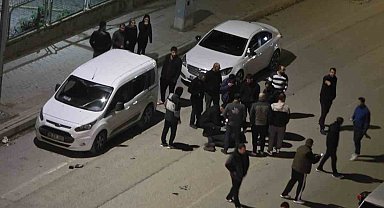 Bursa'da motosiklet sürücüsü 3 araca çarpıp yaralandı