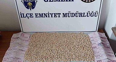 Bursa'da polisin şüphe üzerine durduğu araçtan uyuşturucu çıktı