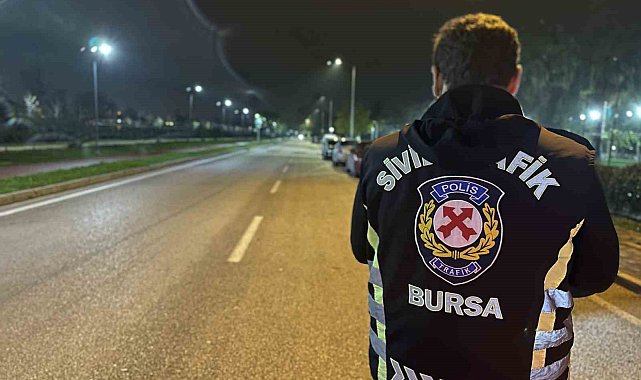 Bursa'da sivil trafik ekiplerinden gece denetimi