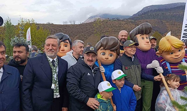 Bursa'da yanan ormanlar Milli Ağaçlandırma Günü'nde yeniden yeşeriyor