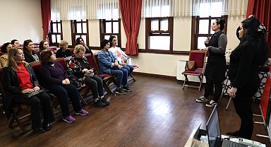 Bursa'da kadınlar şiddet türlerini Osmangazi'de öğrendi