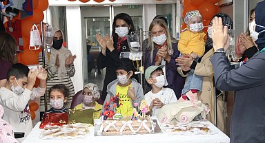 Bursa'da lösemili minik kahramanlara umut dolu kutlama
