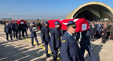 Bursalı şehitler Yenişehir Havalimanı'na getirildi