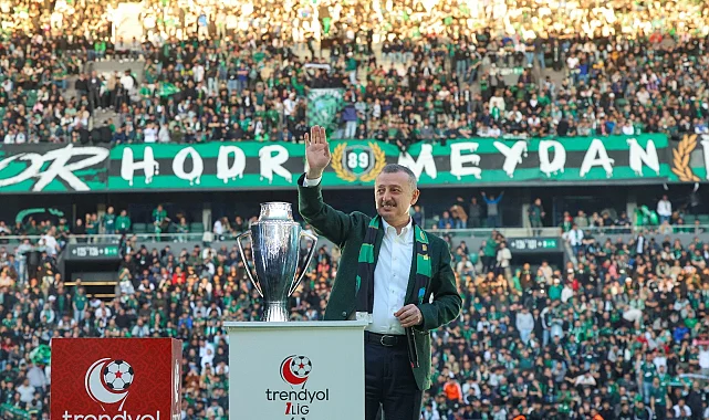 Büyükakın, Kocaelispor'u kutladı