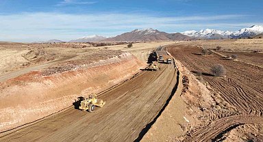 Büyükşehir'den Tomarza'nın kırsal bağlantı yoluna önemli çalışma