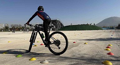 Büyükşehir'den yeni adrenalin merkezi: İç Anadolu'da tek olan parkurda BMX spor okulu