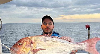 Çanakkale'de balıkçılar 12 kilogramlık mercan balığı yakaladı