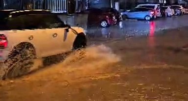 Çanakkale'de cadde ve sokaklar göle döndü