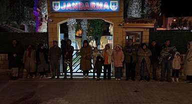 Çanakkale'de göçmen kaçakçılığı operasyonu: 6 organizatör ve 105 kaçak göçmen yakalandı