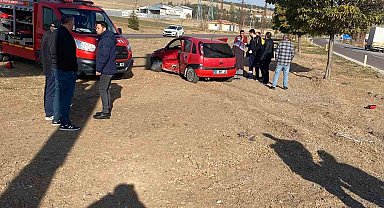Çankırı'da hafif ticari araç ile otomobil çarpıştı: 1 ölü, 4 yaralı