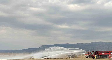 Çardak Havaalanında uçak kaza kırım tatbikatı yapıldı