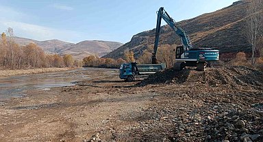 Çatıksu köyünde dere yatağı temizlendi