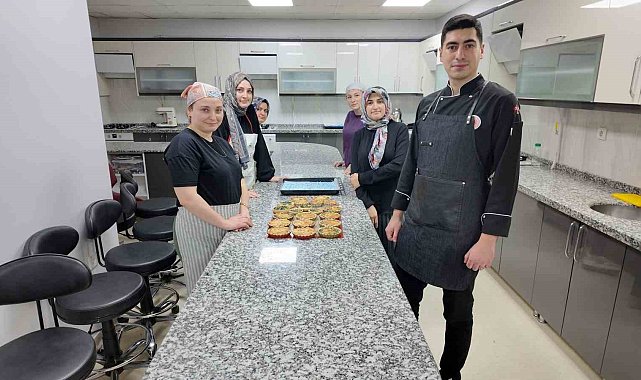 Çayırova'da "geleceğin pasta şefleri" eğitimlere başladı