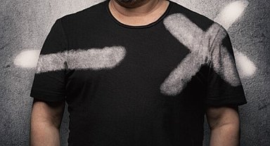 Cem Yılmaz "CMXXIV" gösterisiyle 22 Aralık'ta sahne alacak