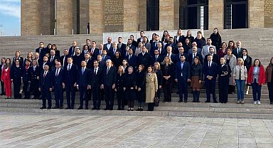 CHP'den 39. Olağan Kurultay öncesi Anıtkabir'e ziyaret