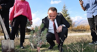 Çivril'de öğretmenler anısına fidan dikimi yapıldı