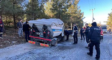 Çöp kamyoneti seyir halinde alev aldı