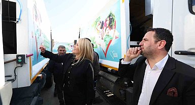 Çöp kamyonlarından çiçek kokuları yayılıyor