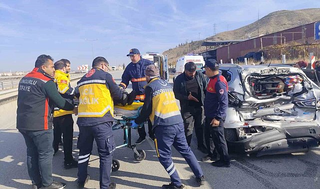 Çorum'da cip ile kamyon çarpıştı: 5 yaralı