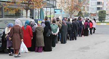 Çorum'da hamsinin kilosu 40 liraya düştü: Metrelerce uzunlukta kuyruk oluştu
