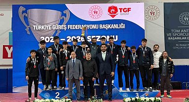 Çorumlu güreşçiler Ankara'dan üçüncülükle döndü