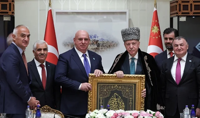 Cumhurbaşkanı Erdoğan, Ahıska Türkleri'ni ağırladı