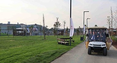 Cumhurbaşkanı Erdoğan, Atatürk Havalimanı Millet Bahçesi'nde esnafı ziyaret etti