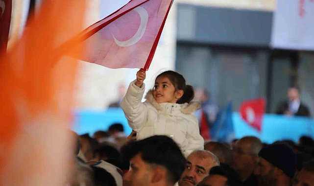 Cumhurbaşkanı Erdoğan: "350 bin 178 bağımsız bölümün anahtarlarını hak sahibi kardeşlerimize takdim etmiş oluyoruz"