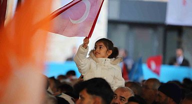 Cumhurbaşkanı Erdoğan: "350 bin 178 bağımsız bölümün anahtarlarını hak sahibi kardeşlerimize takdim etmiş oluyoruz"