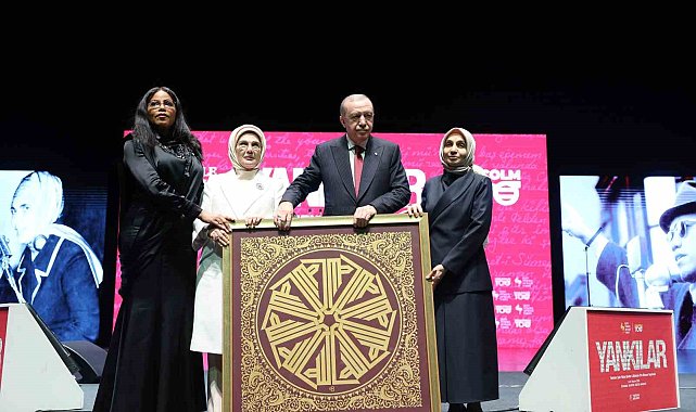 Cumhurbaşkanı Erdoğan, "Türkiye'de uyuyanları uyandırmaya bir şule yetmiştir"