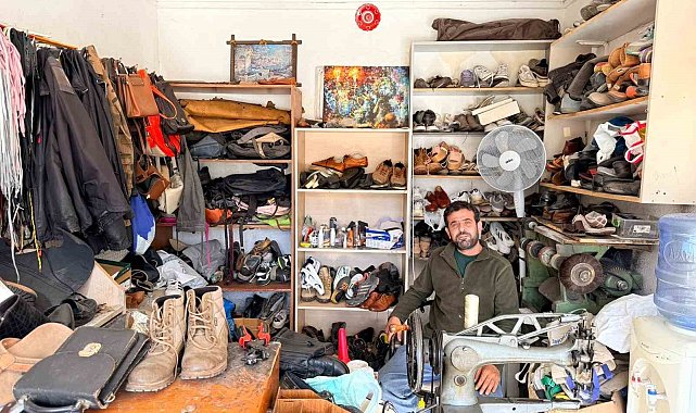 Datça'da 26 yıldır ayakkabı tamirciliği yapıyor